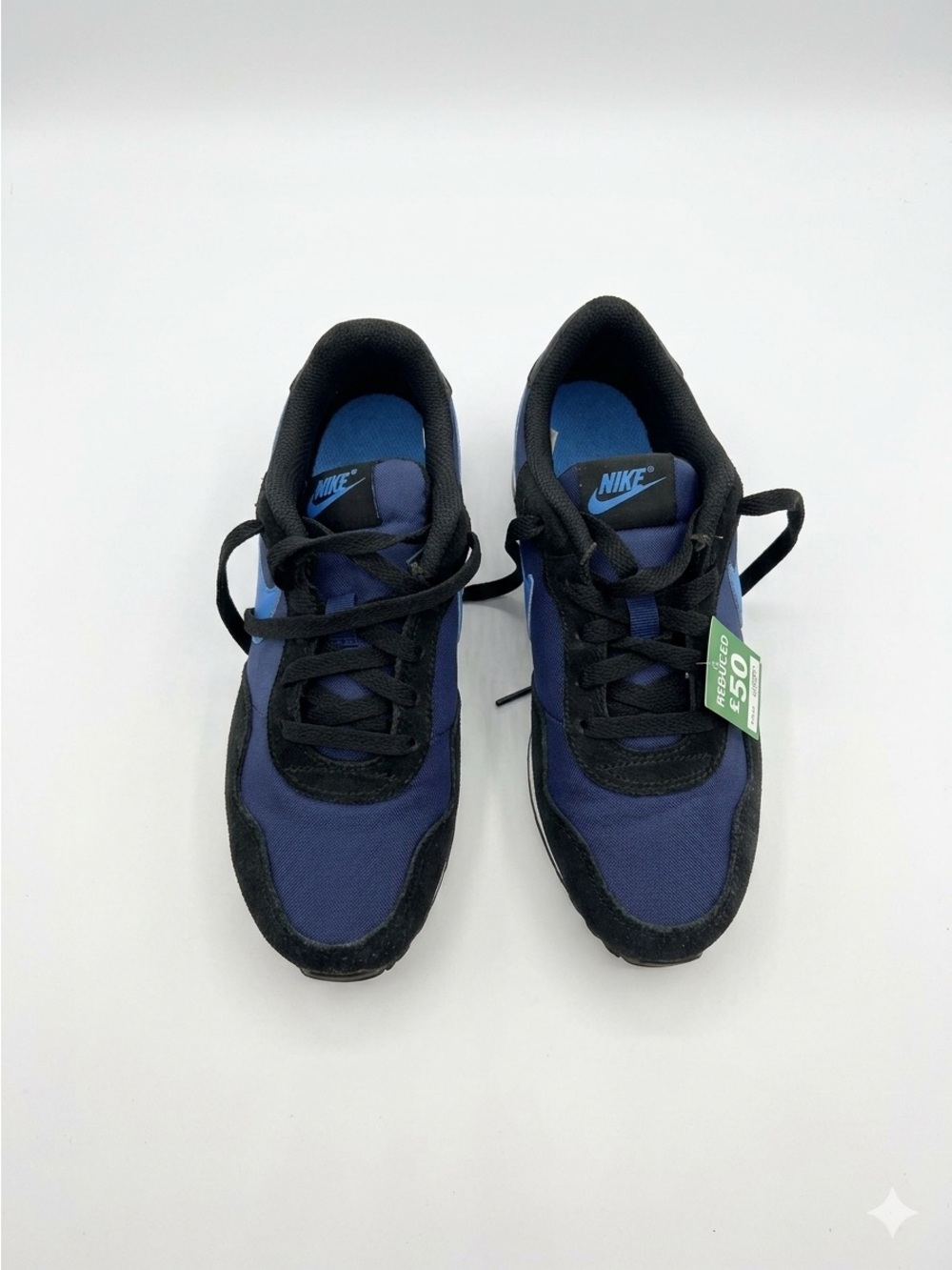 Nike MD Valiant Low Blue Void New In Box Size 4.5Y in Boys or 6 Women's - Picture 2 of 5